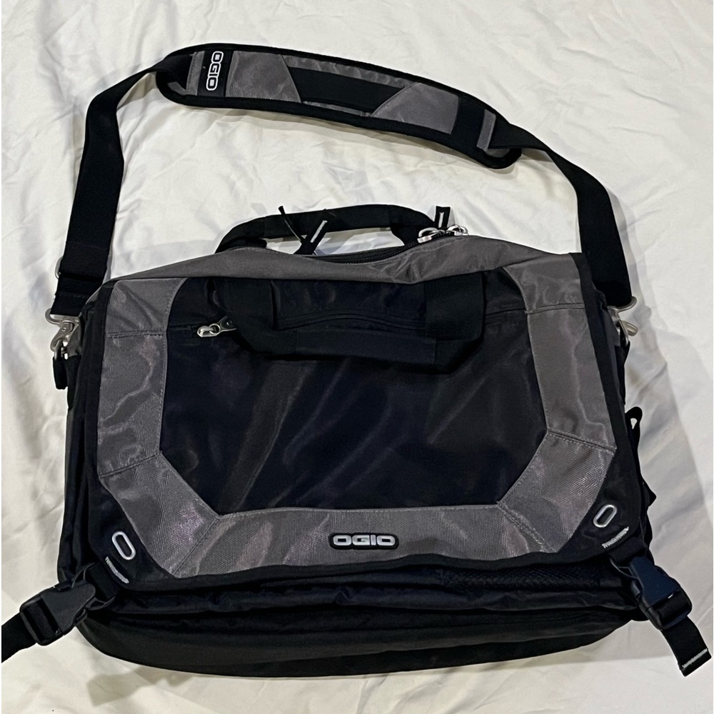 Ogio single shoulder laptop bag - Picture 1 of 14
